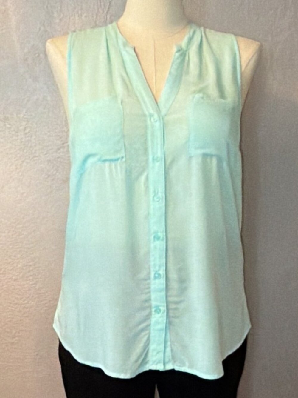 Old Navy Mint Green Lightweight Sleeveless Button-Down Rayon Top Large